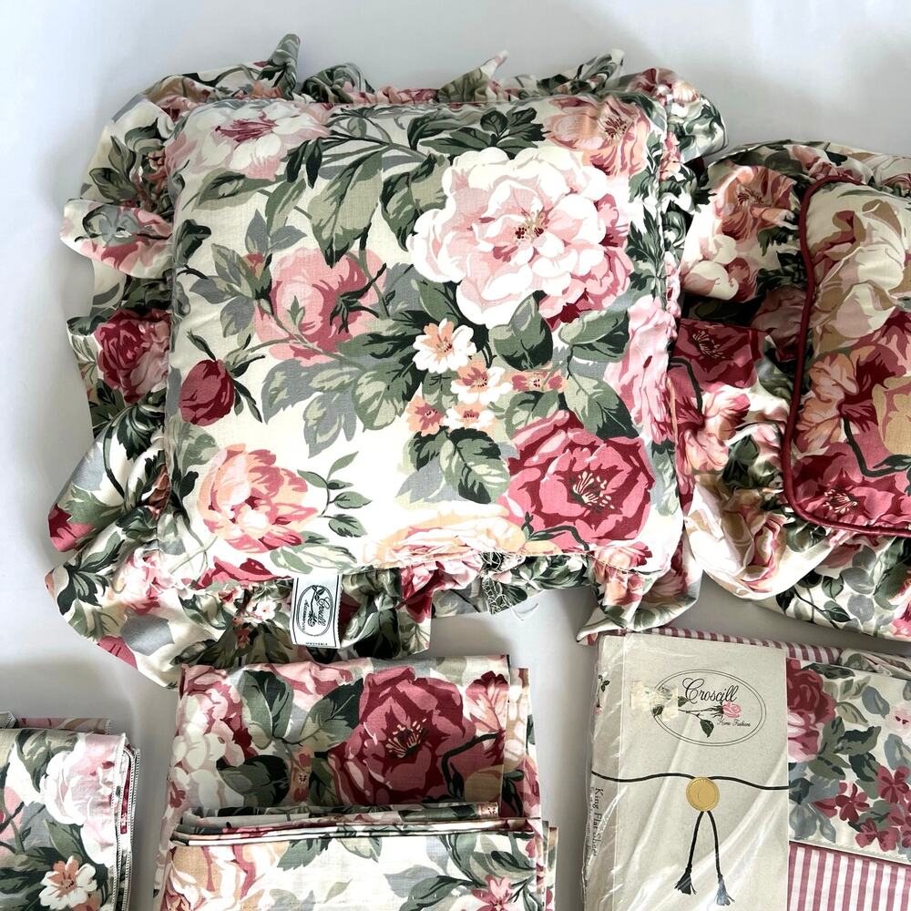 Croscill Arbor Rose complete bedding pillows and curtain set - Picture 13 of 16
